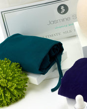 Load image into Gallery viewer, Soft Silk &amp; Cotton Scalp Care Gift Collection
